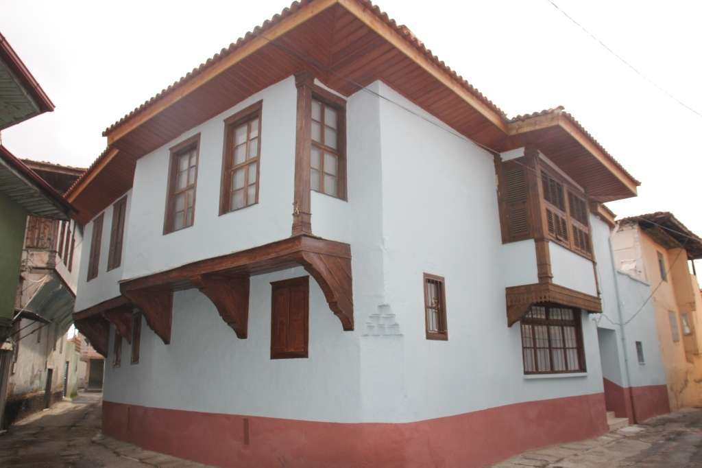 tarihî Kula Evleri