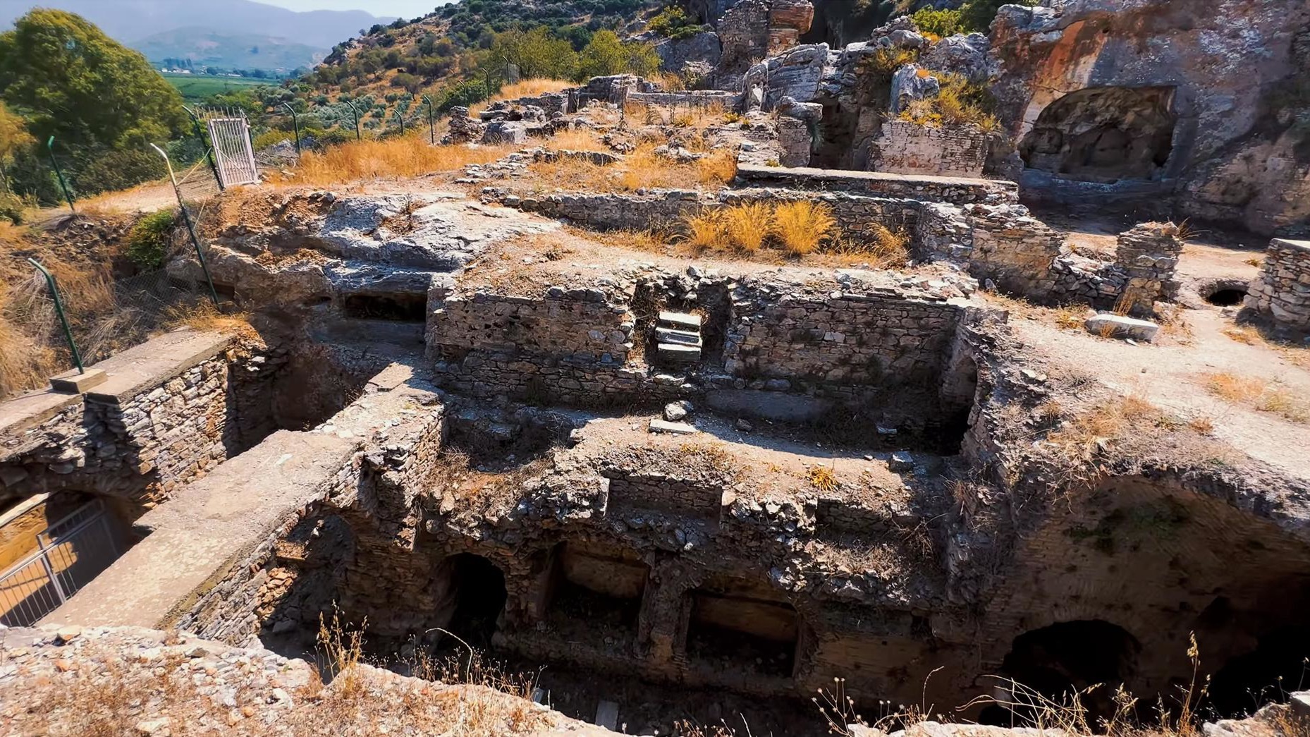 Yedi Uyuyanlar Mağarası İzmir