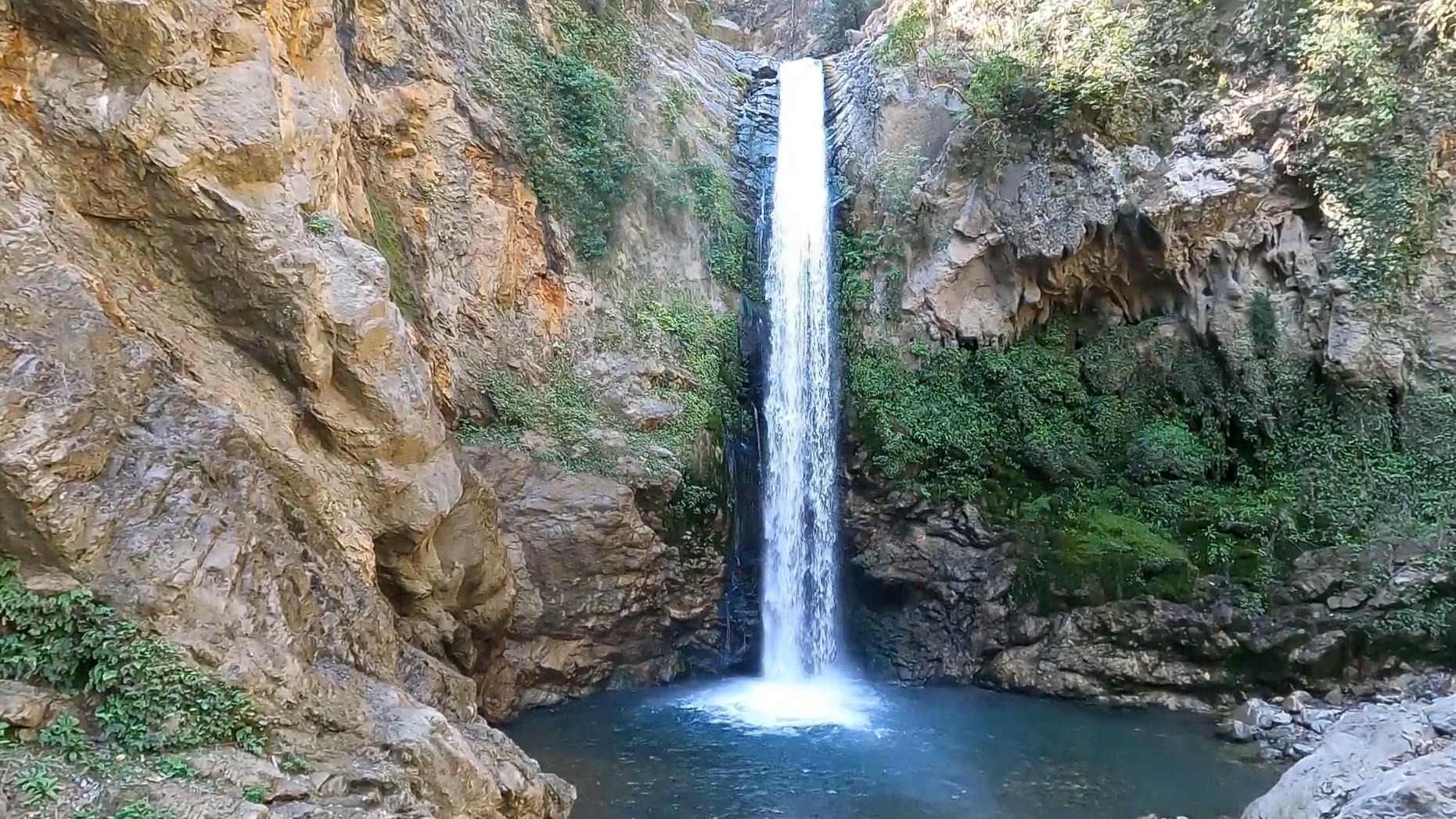 Karaçay Şelalesi