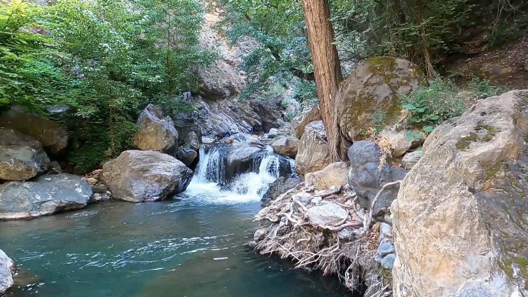 Karaçay Şelalesi
