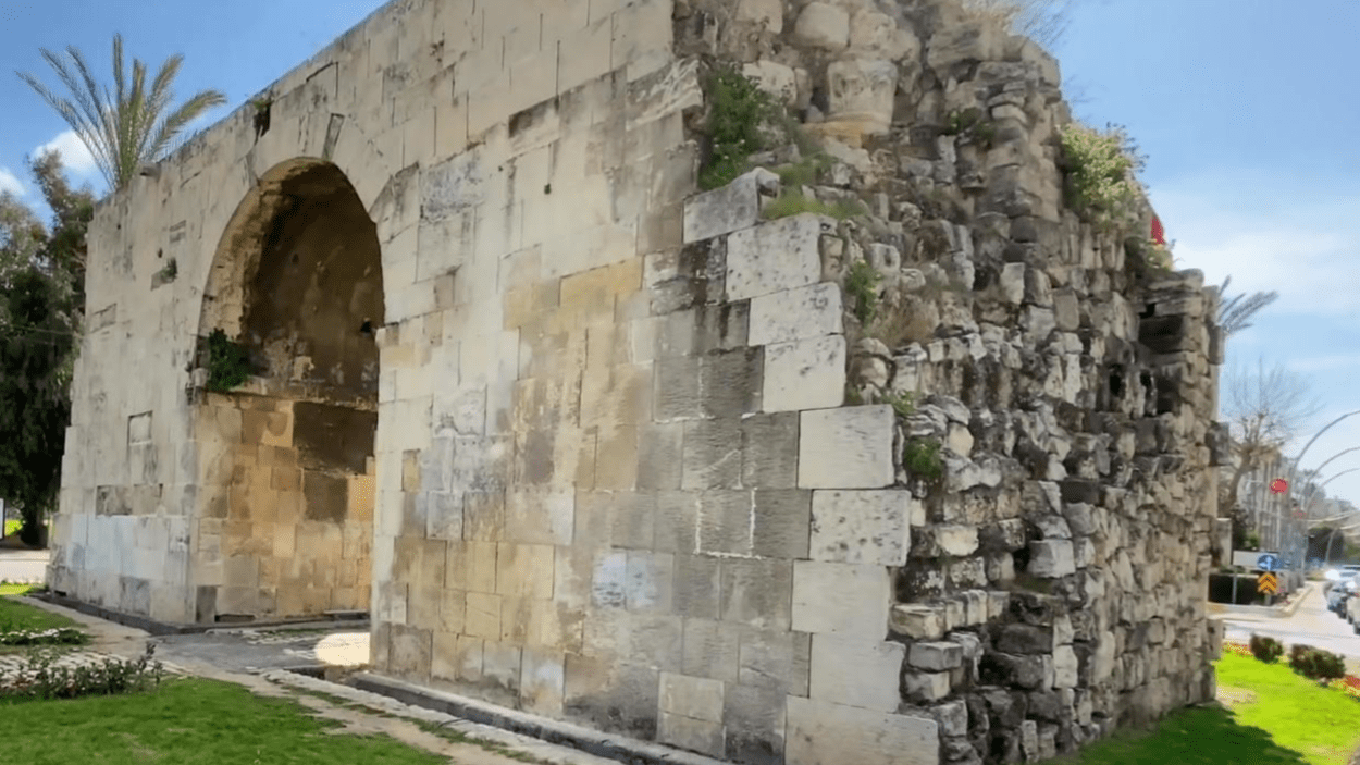 Kleopatra Kapısı - Mersin