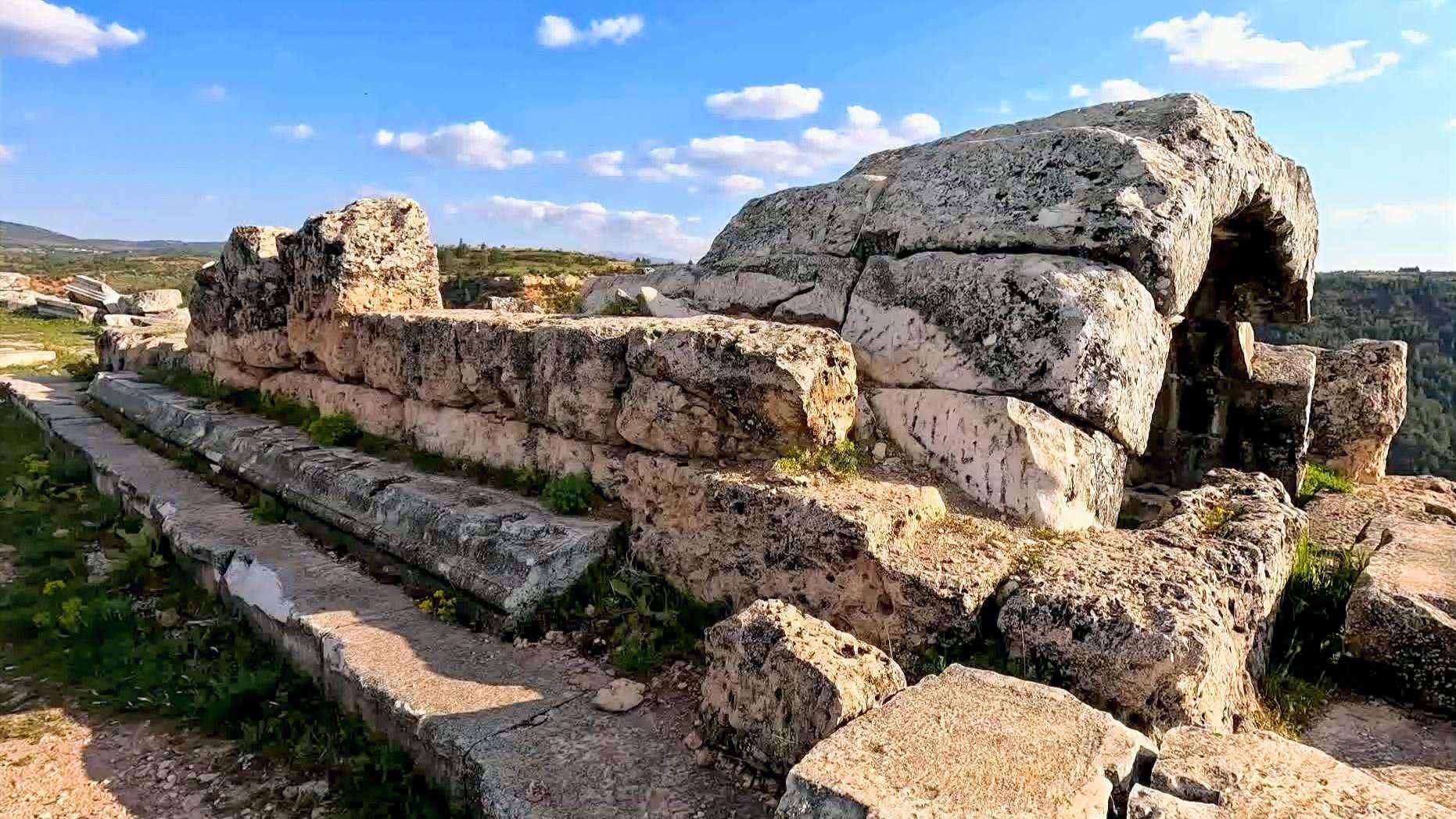 Apollon Lairbenos Tapınağı Denizli