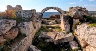 Apollon Lairbenos Tapınağı Denizli