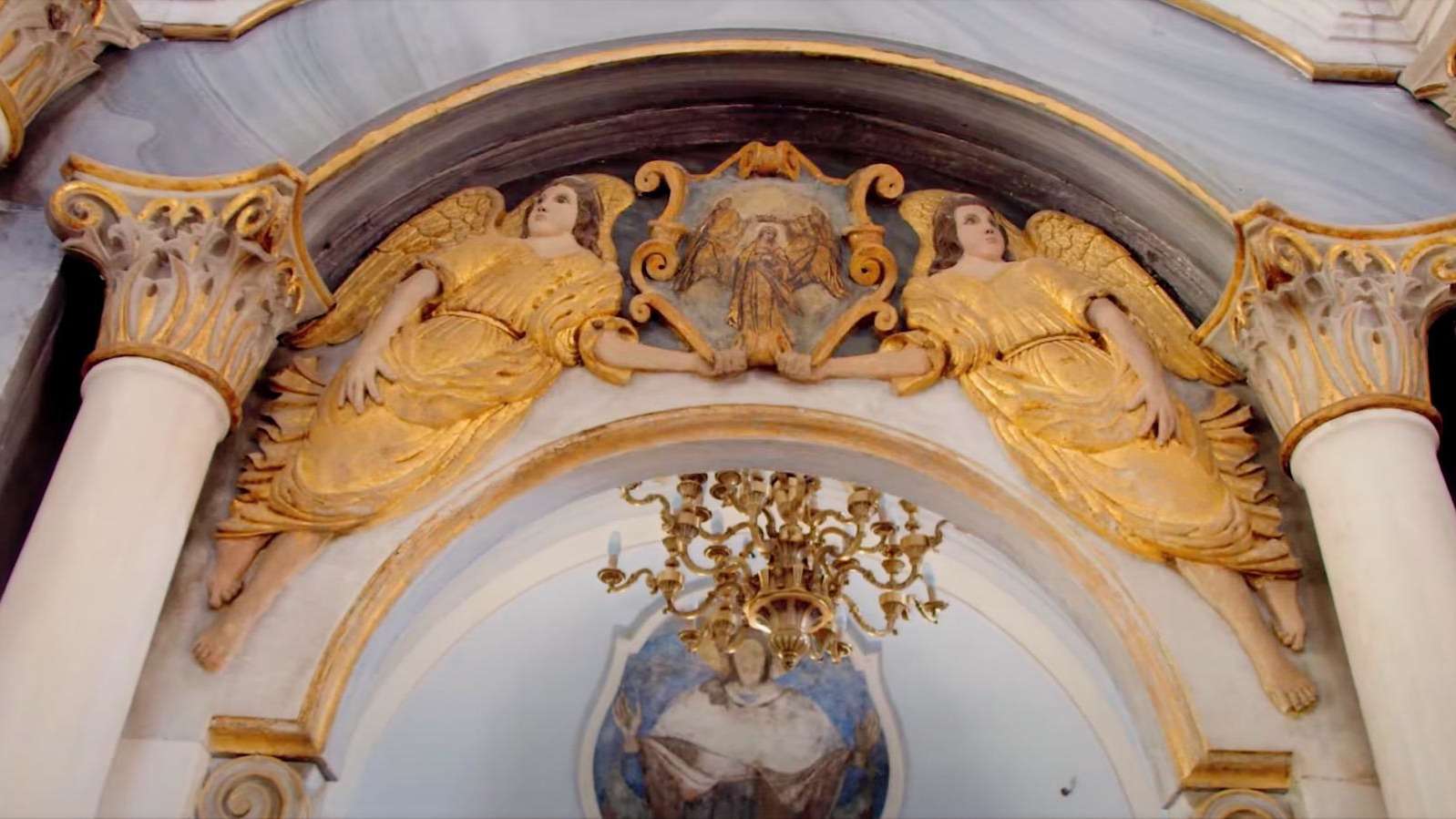 Taksiyarhis Kilisesi Ayvalık