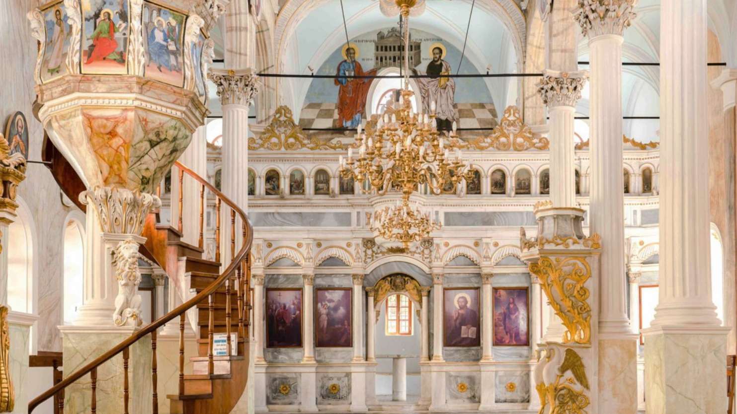 Taksiyarhis Kilisesi Ayvalık