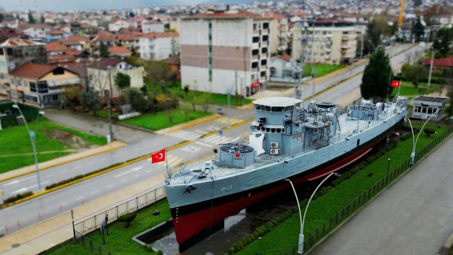 Yarhisar Müze Gemisi